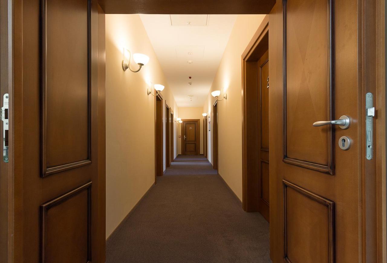 Hotel Maroon Zagreb Buitenkant foto