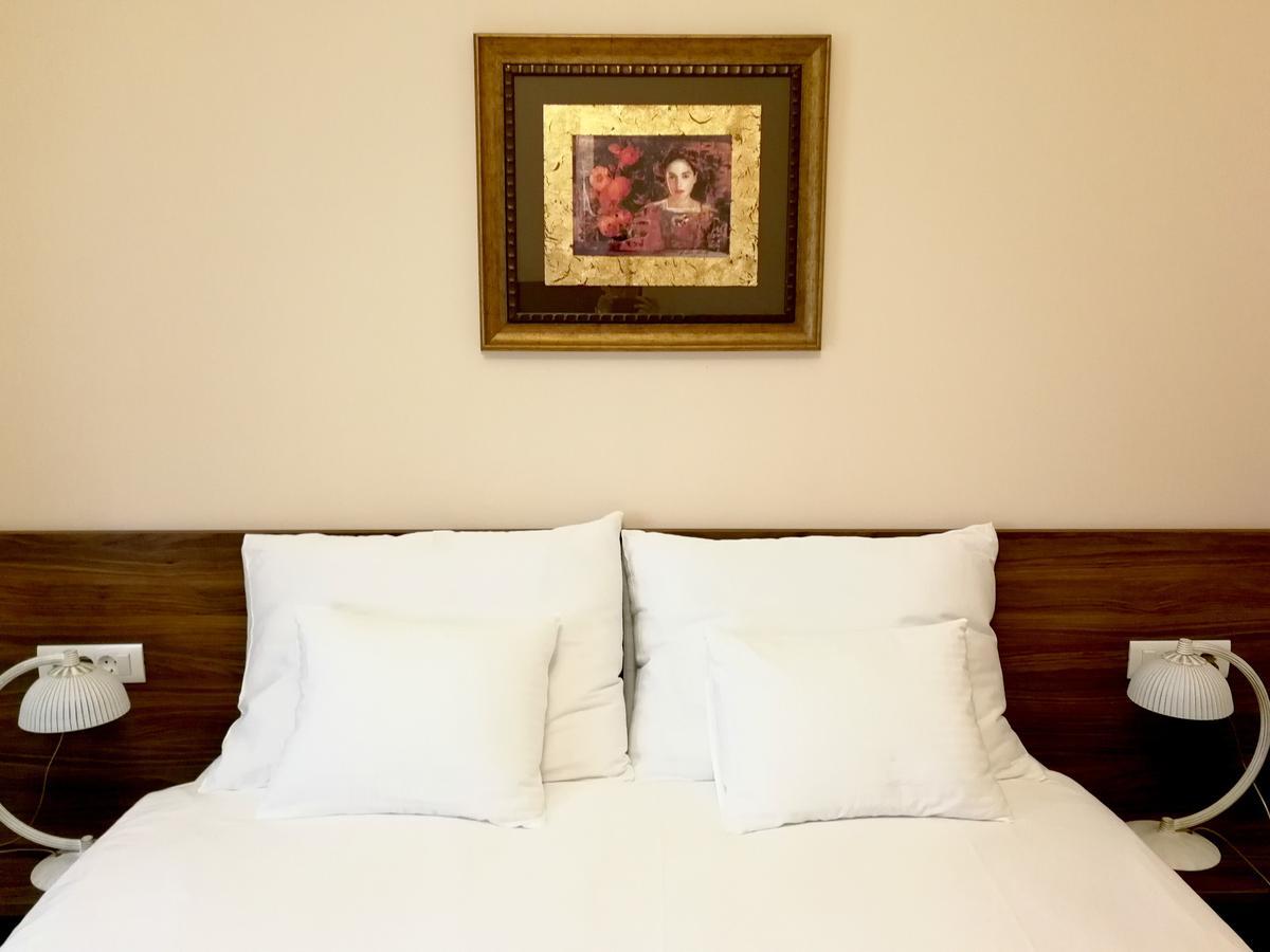 Hotel Maroon Zagreb Buitenkant foto